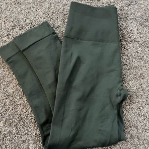 LULULEMON LEGGINGS SIZE 4